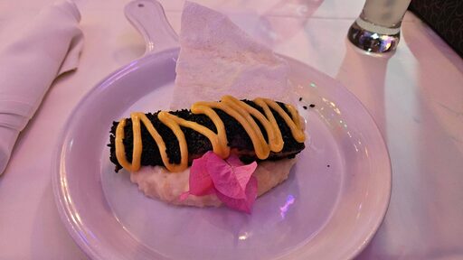 Viagem para San Andrés: Prato de salmão com crosta de gergelim no restaurante mais famoso da ilha (La Regatta)